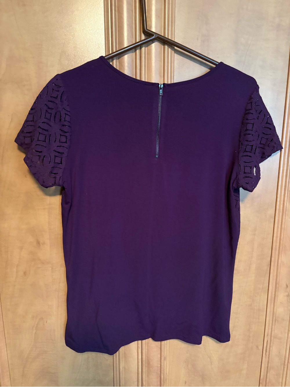 Market & Spruce Short Sleeve Lace Tee in Deep Purple size medium - Picture 3 of 3